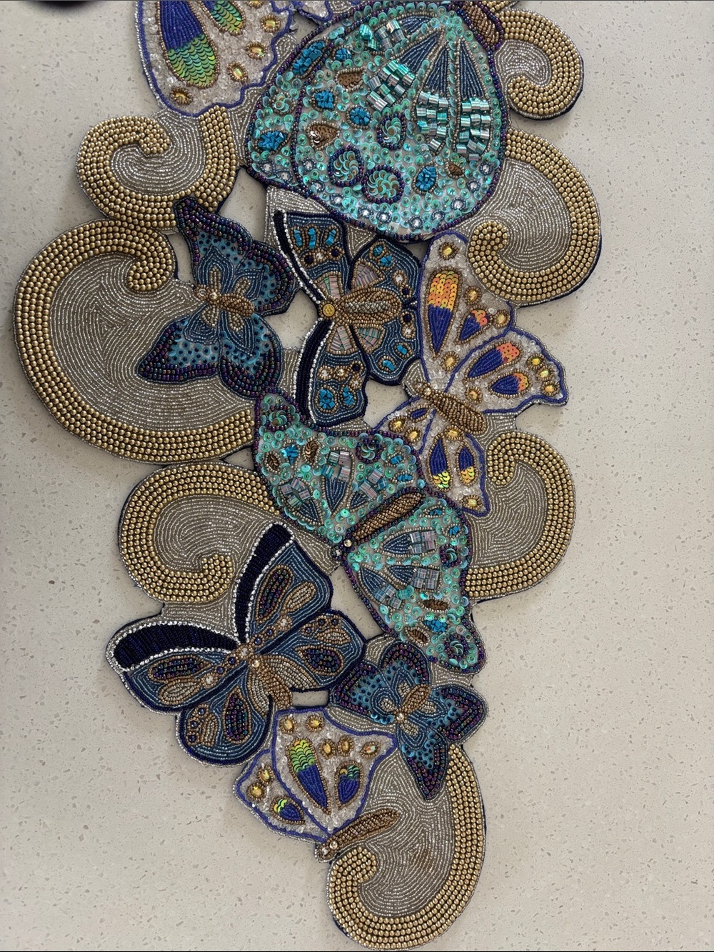 Kim Seybert 🦋table runner - Picture 4 of 12